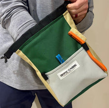 Load image into Gallery viewer, how to put chalk in a chalk bucket